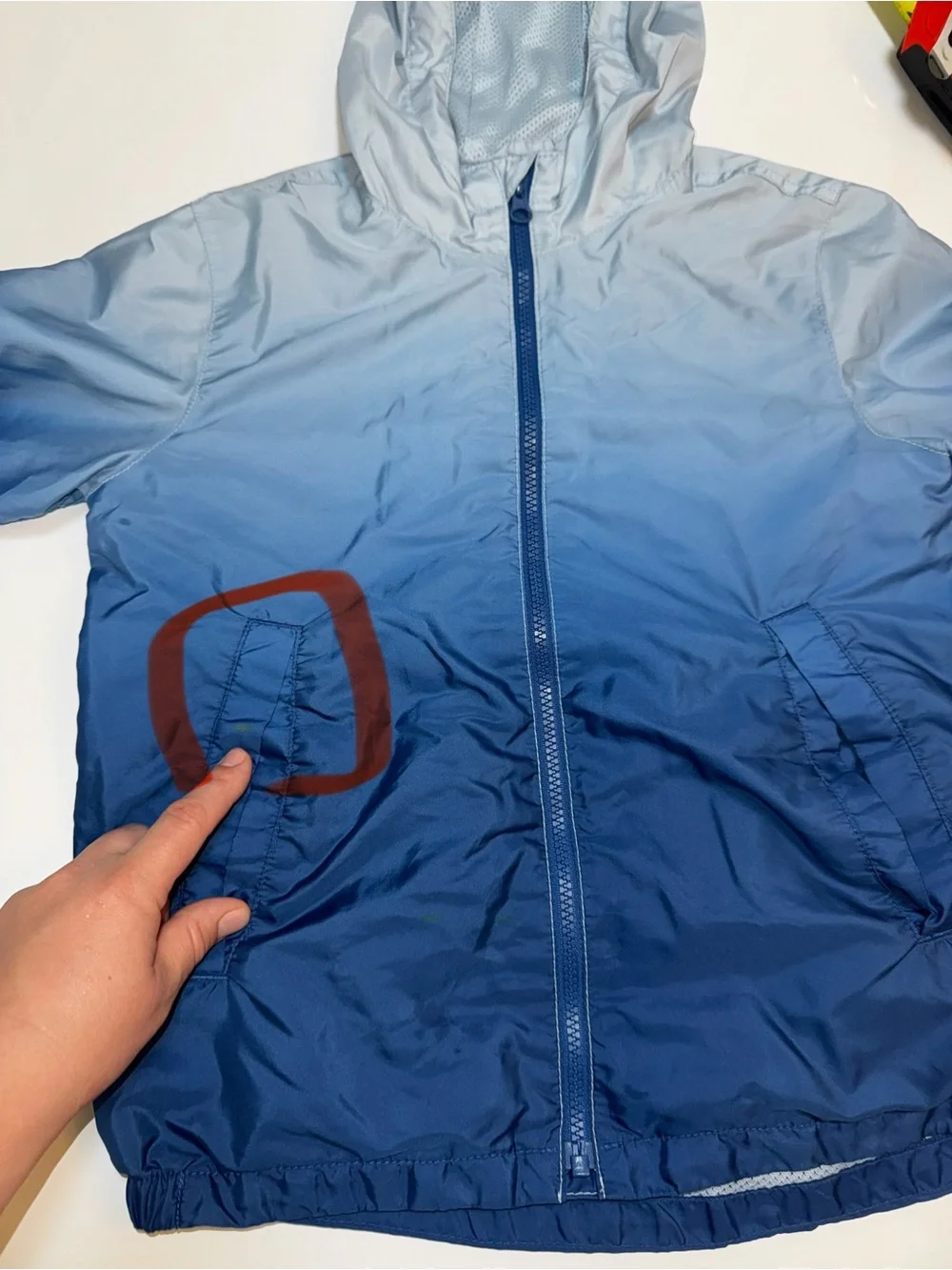 GAP kids Ombre Hooded Rain Jacket - Light to Dark Blue, size 8